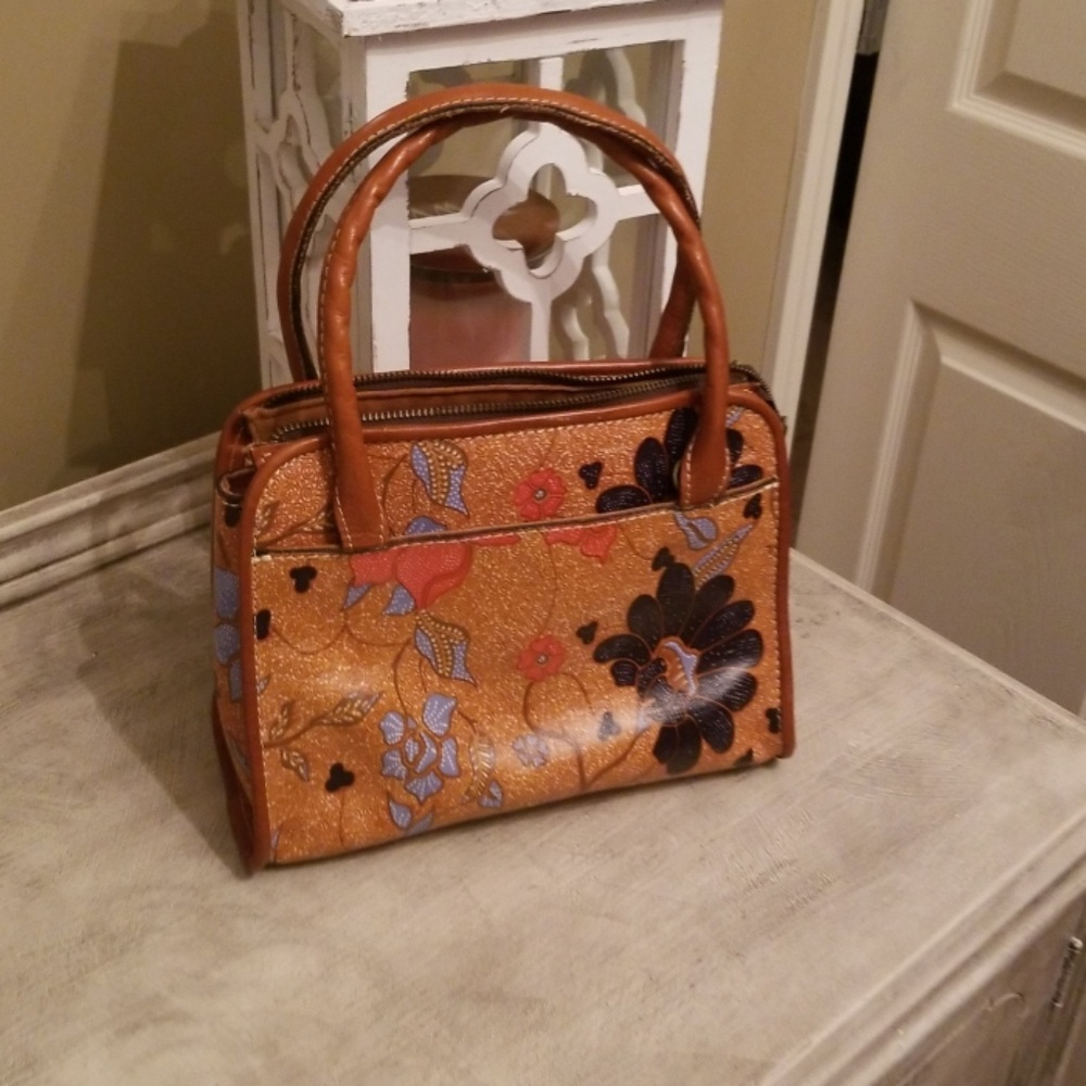 NWOT Patricia Nash Handbag